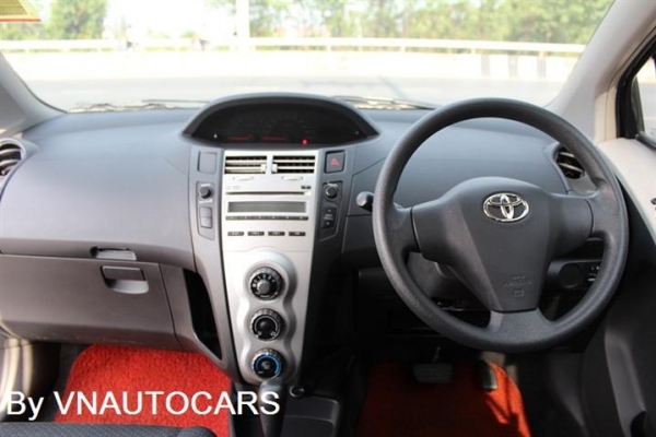 ฟรีดาวน์ 2007 TOYOTA YARIS1.5 E AT สีดำ รถสวย เช็คศูนย์ดลอด