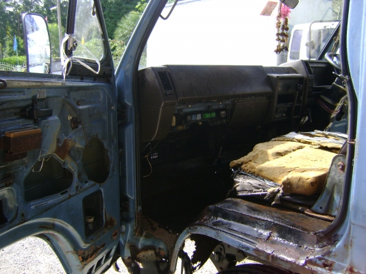 ขายรถ 6ล้อ NPR 115 แรง รถห้างแท้ เครื่องดี คัชชีต้องไปเก็บบ้าง หัวรอบนอกบางเดิม ขายตัดไปเลยครับ สภาพตามรูปเลย