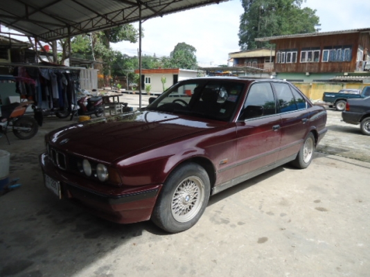 ขาย BMW 525I ปี36 เครื่อง6สูบ2000CC สภาพดี สีสวย เครื่องเดิมๆ เงียบๆ แน่นๆ แอร์เย็น สภาพพร้อมใช้ เอกสารเล่มทะเบียน พร้อมโอน  ราคา 240,000.- (ปล.ช่วงนี้หน้าฝน ไม่ค่อยได้ล้างรถนะครับ