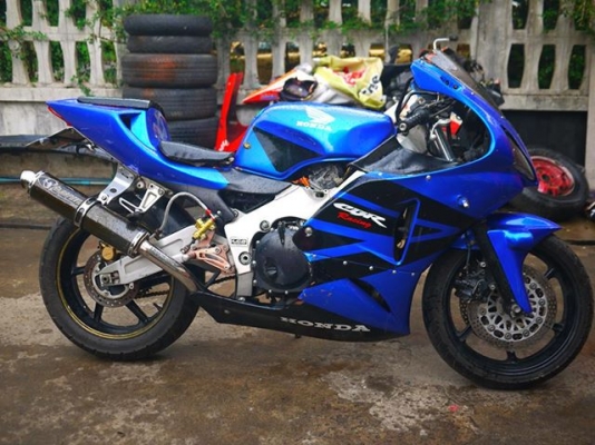 ขาย CBR92 ตัวคาร์บูร์ไฟฟ้าแฟริ่ง Rc212 พร้อมท่อสูตร พักเท้าเกียร์โยง ทะเบียนแท้จัดไฟแนนท์ได้ ราคา 93000 by 400 Club Thailand www.400clubthailand.com 0803355484