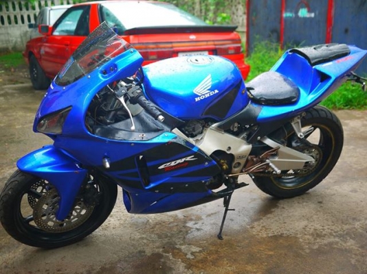 ขาย CBR92 ตัวคาร์บูร์ไฟฟ้าแฟริ่ง Rc212 พร้อมท่อสูตร พักเท้าเกียร์โยง ทะเบียนแท้จัดไฟแนนท์ได้ ราคา 93000 by 400 Club Thailand www.400clubthailand.com 0803355484