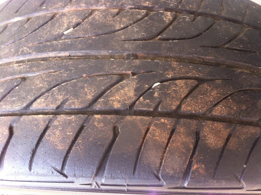 Max 4/100-114 ขอบ 17 กว้าง 7พร้อมยาง ไม่คด ไม่ดุ้ง ไม่เบียด ราคา 9000 บาท ถ่ายให้ดูทุกล้อ Max 4/100-114 ขอบ 17 กว้าง 7พร้อมยาง ไม่คด ไม่ดุ้ง ไม่เบียด ราคา 9000 บาท ถ่ายให้ดูทุกล้อ