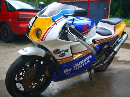 ขาย Nc30 แฟริ่งแต่ง RVF พร้อมทะเบียนแท้จัดไฟแนนท์ได้ เครื่องเปลี่ยนใหม่แล้วแจ้งลงเล่มเรียบร้อย พร้อมท่อสูตร ล้อหลังขอบ 17 สีทำมาใหม่สดๆร้อนๆ ขายราคา 92000 by 400 Club Thailand www.400clubthailand.com0803355484