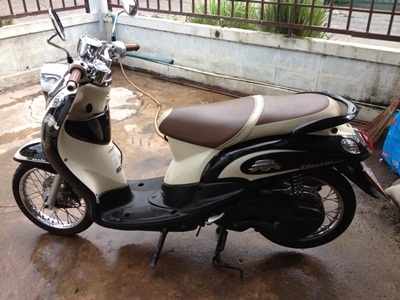 ขายพรีโน่ เกร์แยก สีขาว-ดำ รถอยุ่สุราษฎร์