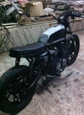 ัyamaha xj 400 คาบู xjr ขาย 35000 หรือแลก ัyamaha xj 400 คาบู xjr ขาย 35000 หรือแลก