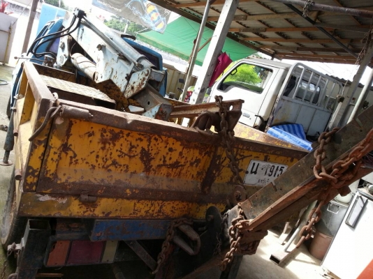 nissan 720 มีเครนยูนิค พร้อมตัวรถยก...............67,000บาท