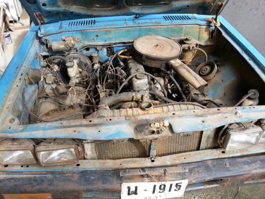 nissan 720 มีเครนยูนิค พร้อมตัวรถยก...............67,000บาท