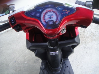 ขาย Honda Click-i PGM-Fi 110 CC สภาพสวยๆ ปี 54 2011 เดิมเลยครับ รถหัวฉีดประหยัดน้ำมัน สีขาว-แดง