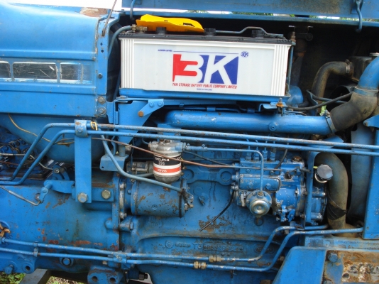 รถฟอร์ด6600 ใบมีดกับผานพรวน