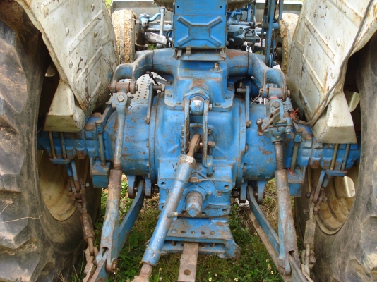 ฟอร์ด6600 พร้อมใบมีดและผานพรวน ฟอร์ด6600 พร้อมใบมีดและผานพรวน