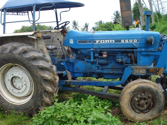 ฟอร์ด6600 พร้อมใบมีดและผานพรวน ฟอร์ด6600 พร้อมใบมีดและผานพรวน