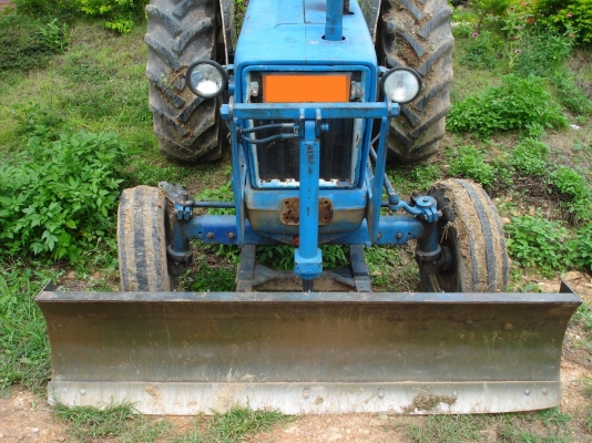 ฟอร์ด6600 พร้อมใบมีดและผานพรวน