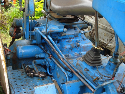 ฟอร์ด6600 พร้อมใบมีดและผานพรวน ฟอร์ด6600 พร้อมใบมีดและผานพรวน