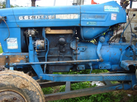 ฟอร์ด6600 พร้อมใบมีดและผานพรวน ฟอร์ด6600 พร้อมใบมีดและผานพรวน