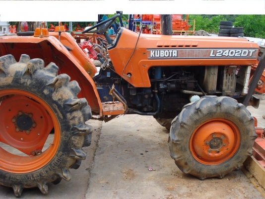ขายkubota L2402 4WD พร้อมผาน
