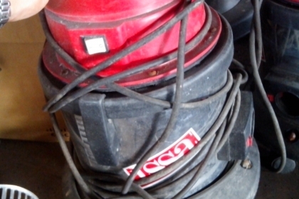 เครื่องดูดฝุ่นสภาพใช้งานปกติครับเหมามาครับสวยๆมีหลายตัวครับราคานี้หายากครับตัวใหญ่ครับ เครื่องดูดฝุ่นสภาพใช้งานปกติครับเหมามาครับสวยๆมีหลายตัวครับราคานี้หายากครับตัวใหญ่ครับ