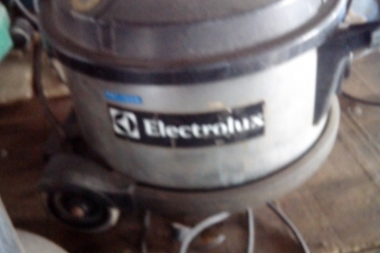 เครื่องดูดฝุ่นสภาพใช้งานปกติครับเหมามาครับสวยๆมีหลายตัวครับราคานี้หายากครับตัวใหญ่ครับ เครื่องดูดฝุ่นสภาพใช้งานปกติครับเหมามาครับสวยๆมีหลายตัวครับราคานี้หายากครับตัวใหญ่ครับ