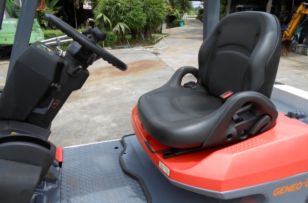 ขายรถยกไฟฟ้า TOYOTA 7FB15  เก่านอกทำสีใหม่