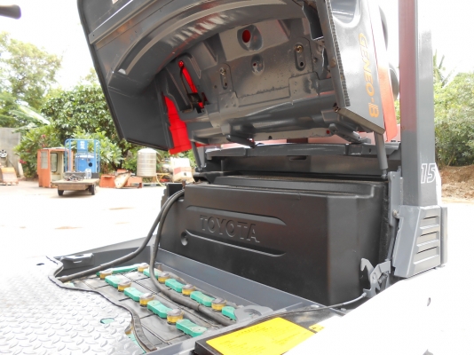 ขายรถยกไฟฟ้า TOYOTA 7FB15  เก่านอกทำสีใหม่