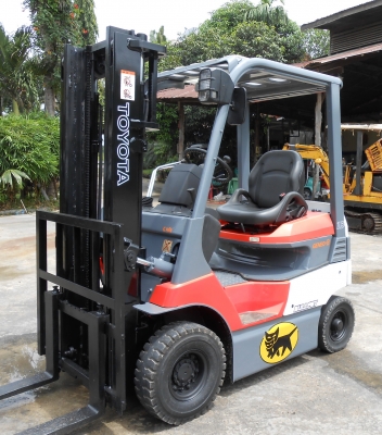 ขายรถยกไฟฟ้า TOYOTA 7FB15  เก่านอกทำสีใหม่