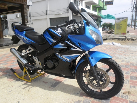 cbr150ปี52ใมล์เหลืองรถสภาพสวยมากเครื่องดีภาษีไม่ขาด