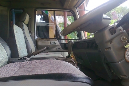 ขาย..สิบล้อเพลาเดี่ยว HINO FL 1J รถปี 48 แบบกระบะเหล็กดั้มได้ รถสวย มีแอร์ มีทะเบียนครบ.