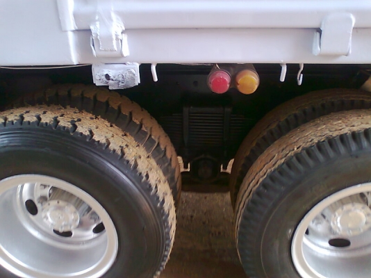 ขาย..สิบล้อเพลาเดี่ยว HINO FL 1J รถปี 48 แบบกระบะเหล็กดั้มได้ รถสวย มีแอร์ มีทะเบียนครบ.