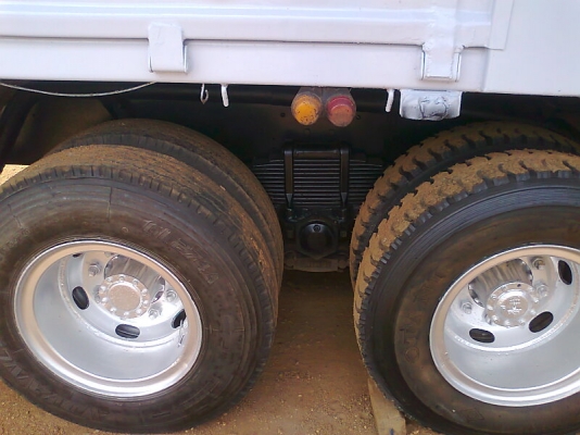 ขาย..สิบล้อเพลาเดี่ยว HINO FL 1J รถปี 48 แบบกระบะเหล็กดั้มได้ รถสวย มีแอร์ มีทะเบียนครบ.