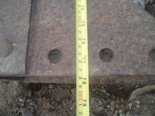 คัสซีรถเก่าเอาไปทำอีแต๋นได้ กว้าง90 cm ยาว 2 เมตรไม่ทราบรุ่น