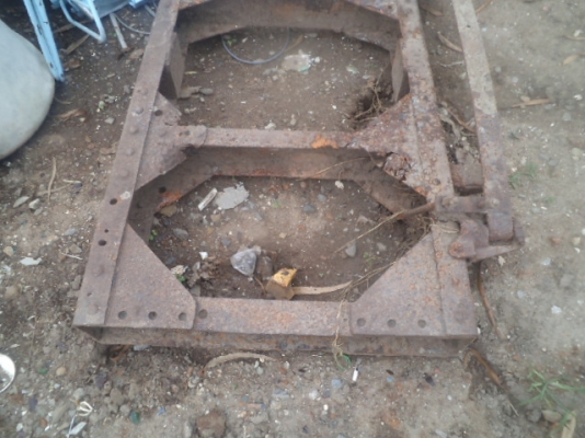 คัสซีรถเก่าเอาไปทำอีแต๋นได้ กว้าง90 cm ยาว 2 เมตรไม่ทราบรุ่น