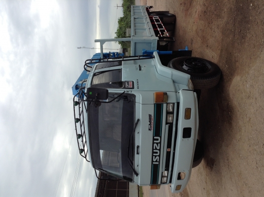 ISUZU 6 ล้อRocky. 175. แรงม้า พร้อม เครนTADANO Super Z300 5 เหลี่ยม ท้องV รถห้างแท้มือเดียว. เบรคจิ๊ฟฟี่ยาง90\%. Power. ซัซซี่ยาว 7.2 ม. (กระบะ6.4 เมตร). ราคา 890,000