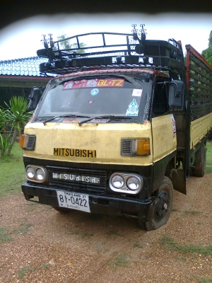 ขาย มิตซูบิชิ แคนเตอร์ 6 ล้อ กลาง