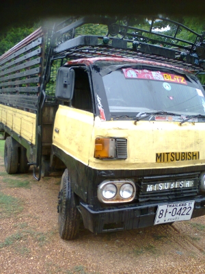 ขาย มิตซูบิชิ แคนเตอร์ 6 ล้อ กลาง