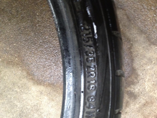 ขายยางNitto nt555 215-35-18 ปี10 ดอก95\% หายากมี1คู่