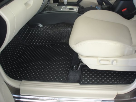 พรมปูพื้นรถยนต์เกรด A ตัดตรงรุ่น