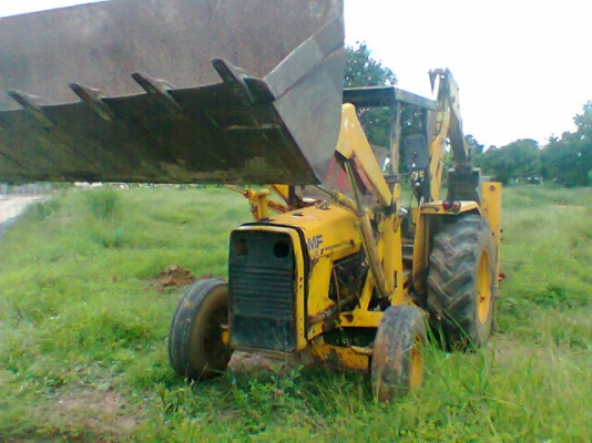 ขายตักหน้าขุดหลัง แมซซี่ สภาพสวยพร้อมใช้ ติดต่อได้ที่คุณ อ๊อฟ พิจิตร 086-737-9991 ขายตักหน้าขุดหลัง แมซซี่ สภาพสวยพร้อมใช้ ติดต่อได้ที่คุณ อ๊อฟ พิจิตร 086-737-9991