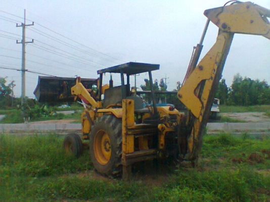 ขายตักหน้าขุดหลัง แมซซี่ สภาพสวยพร้อมใช้ ติดต่อได้ที่คุณ อ๊อฟ พิจิตร 086-737-9991