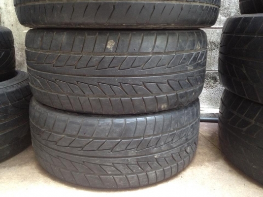 ขายยางNitto Nt555 235-50-18 ปี11  1คู่ถูกๆ 3000
