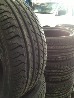 ขายยางไหม่195-50-15 เส้นละ 1450 ครับ