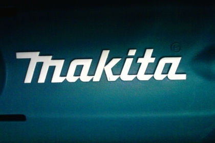 เครื่องเจียรไฟฟ้า 5 นิ้ว 1050 วัตต์ Makita รุ่น GA5010