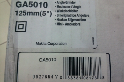 เครื่องเจียรไฟฟ้า 5 นิ้ว 1050 วัตต์ Makita รุ่น GA5010