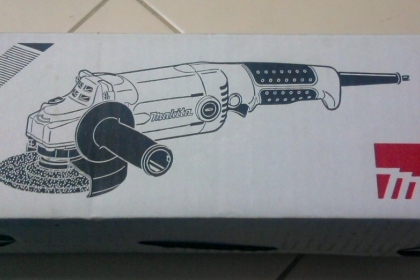 เครื่องเจียรไฟฟ้า 5 นิ้ว 1050 วัตต์ Makita รุ่น GA5010