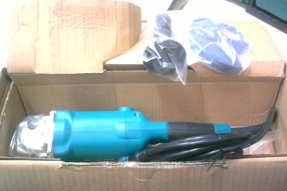 เครื่องเจียรไฟฟ้า 5 นิ้ว 1050 วัตต์ Makita รุ่น GA5010