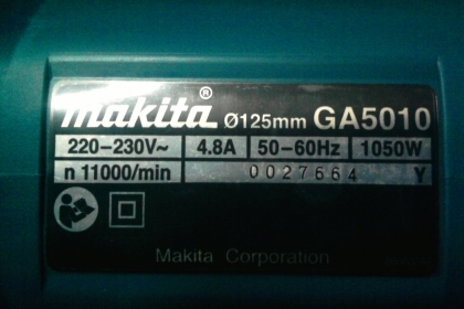 เครื่องเจียรไฟฟ้า 5 นิ้ว 1050 วัตต์ Makita รุ่น GA5010