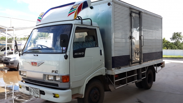 ขายด่วนHINOซุปเปอร์เสี่ย FC2W 120แรงรถตู้น้ำแข็งสแตนเลส สภาพพร้อมใช้สุดๆ ยาว4.3เมตรหรือจะถอดตู้ลงไส่ดั้มจะดีมากเลย ตู้ก็สวยจริงๆรีบเลยโทร 0843923995 0811838154 มี2คันๆละเท่ากันเลือกได้