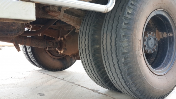 ขายด่วนHINOซุปเปอร์เสี่ย FC2W 120แรงรถตู้น้ำแข็งสแตนเลส สภาพพร้อมใช้สุดๆ ยาว4.3เมตรหรือจะถอดตู้ลงไส่ดั้มจะดีมากเลย ตู้ก็สวยจริงๆรีบเลยโทร 0843923995 0811838154 มี2คันๆละเท่ากันเลือกได้