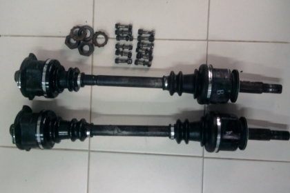 เพลาขับสั้น 3 แฉก