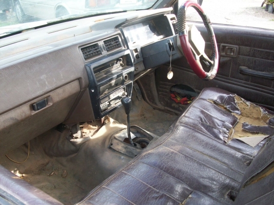 รถกระพร้อมคอกบรรทุก  ฝาแดง  BD 2500