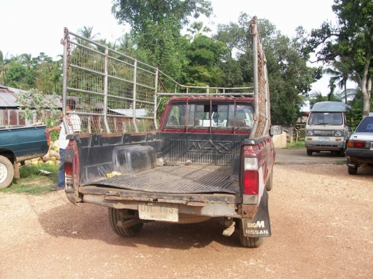 รถกระพร้อมคอกบรรทุก  ฝาแดง  BD 2500