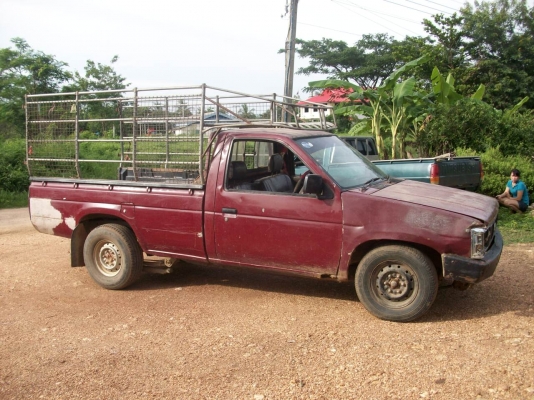 รถกระพร้อมคอกบรรทุก  ฝาแดง  BD 2500